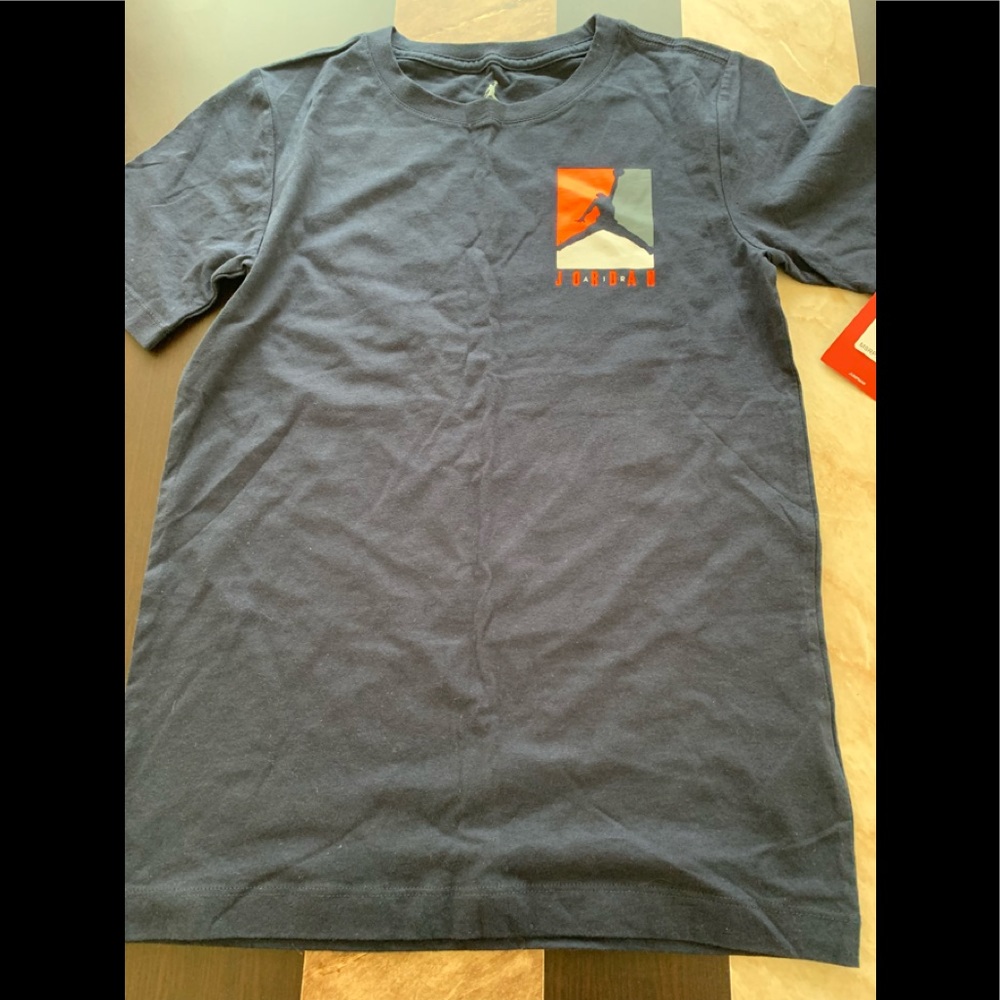 NIKE JORDAN AIR  Shirt. 12-13 Yesrs.. NEW
